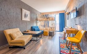 Touch The Mountains, Twins Hotel, New Gudauri